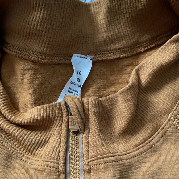 Lululemon half zip up - Picture 7 of 7